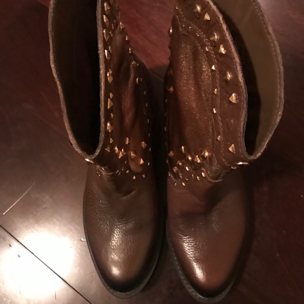 Vince Camuto cowboy leather boots. Size 6. New.